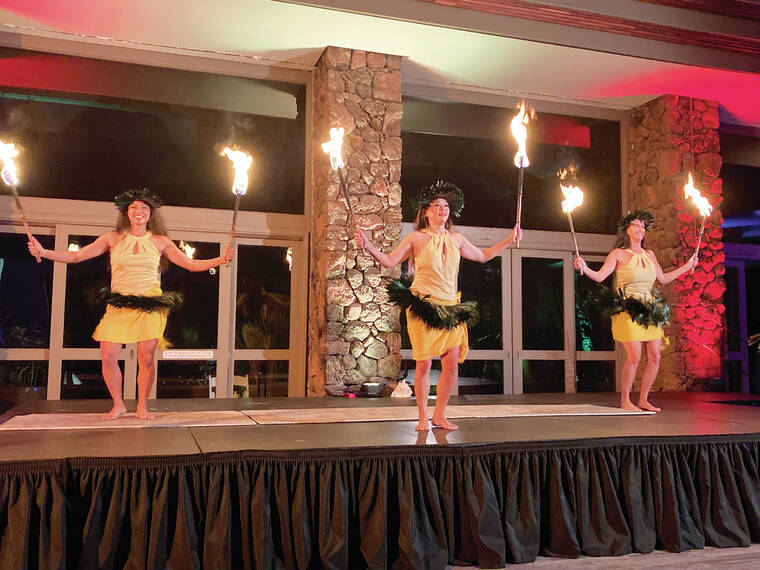 Hilton Garden Inn on Wailua Bay fire show thrills visitors