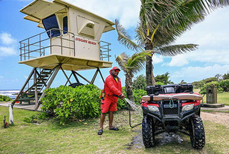 Lifeguard tower hours extended on Kaua‘i